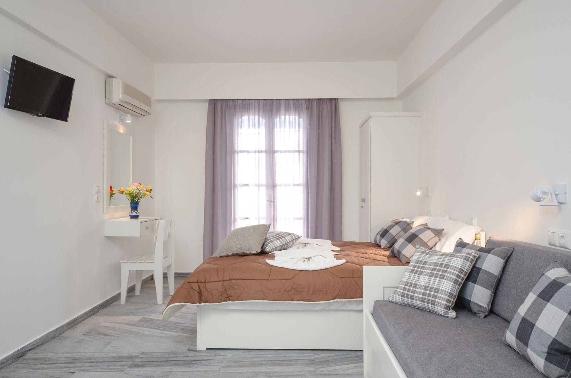 Soula Naxos Hotel Naxos City Bagian luar foto