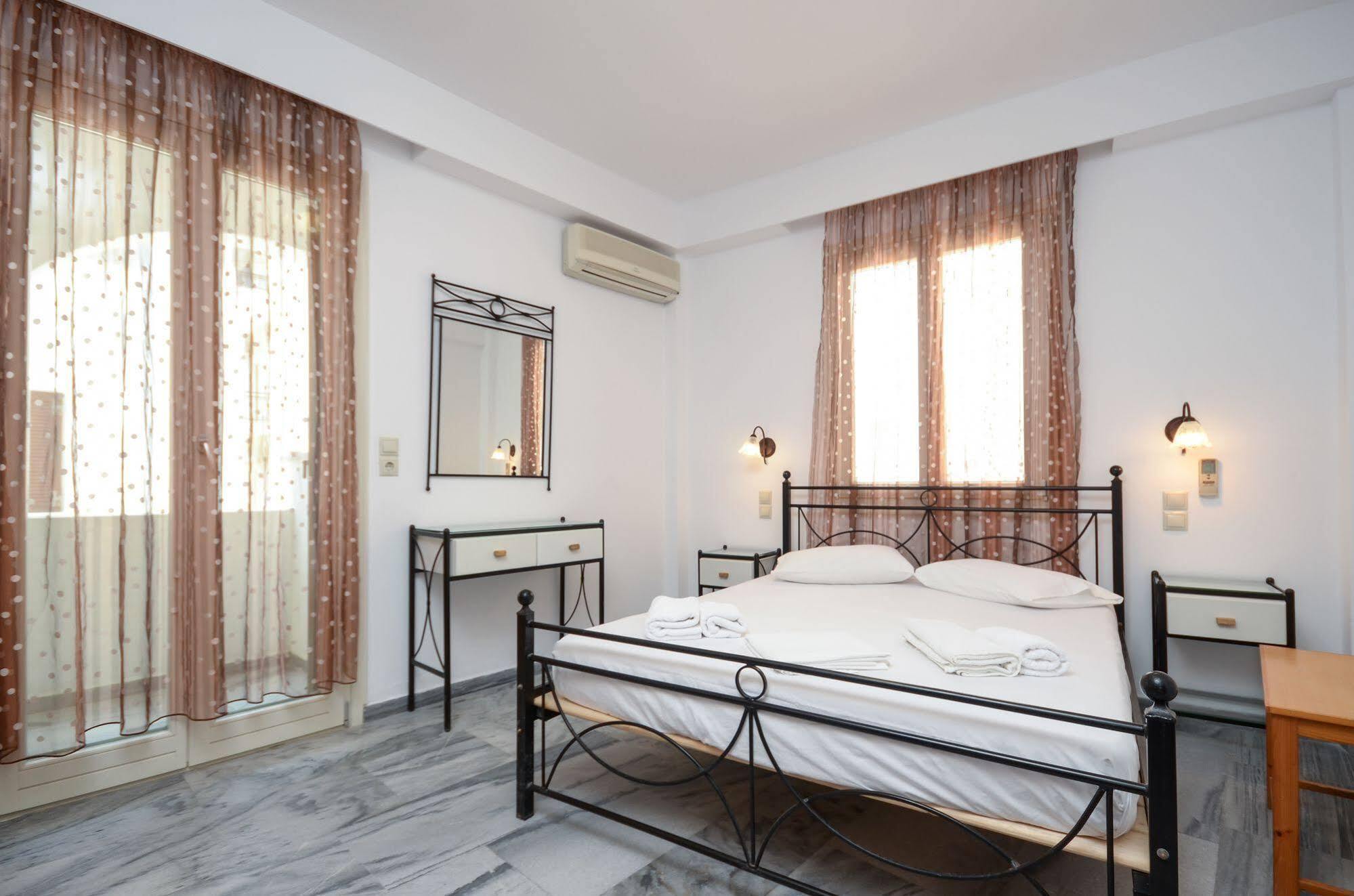 Soula Naxos Hotel Naxos City Bagian luar foto